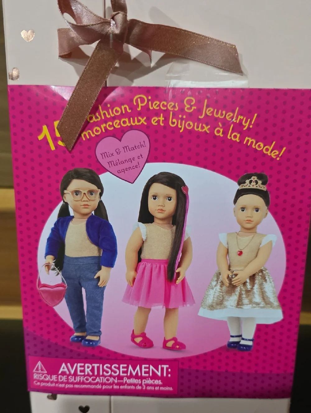 Our Generation Fashion Starter Kit in Gift Box Amora with Mix & Match Outfits